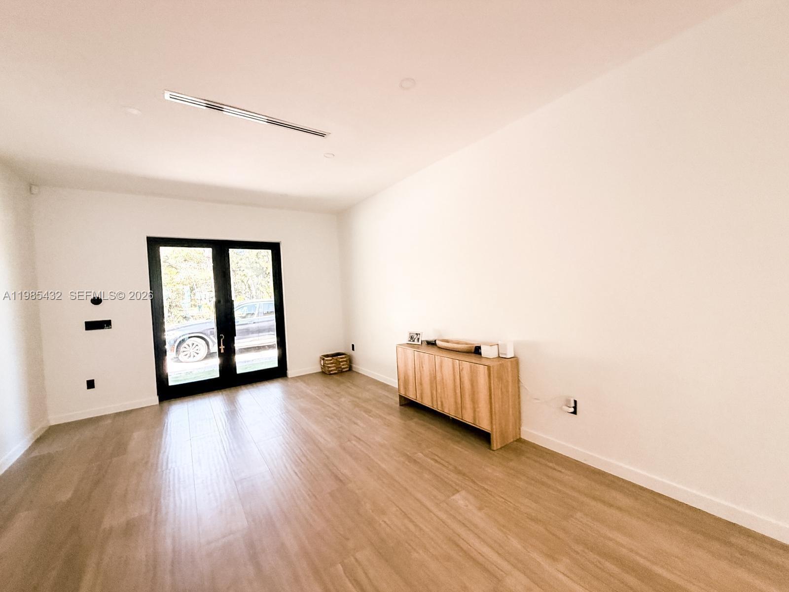 CAMBRIDGE LAWNS - Residential