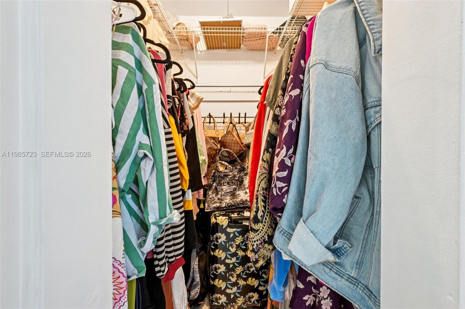 SANDALFOOT COVE SEC 7 AND - Residential