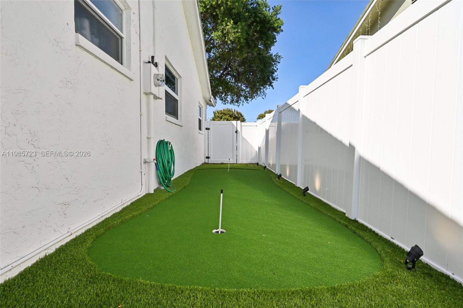 SANDALFOOT COVE SEC 7 AND - Residential