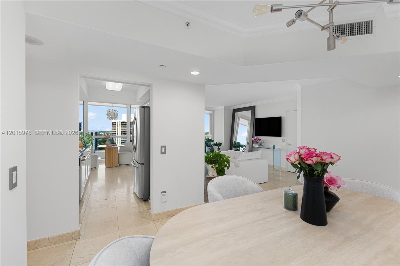 SOUTH TOWER AT THE POINT - Residential
