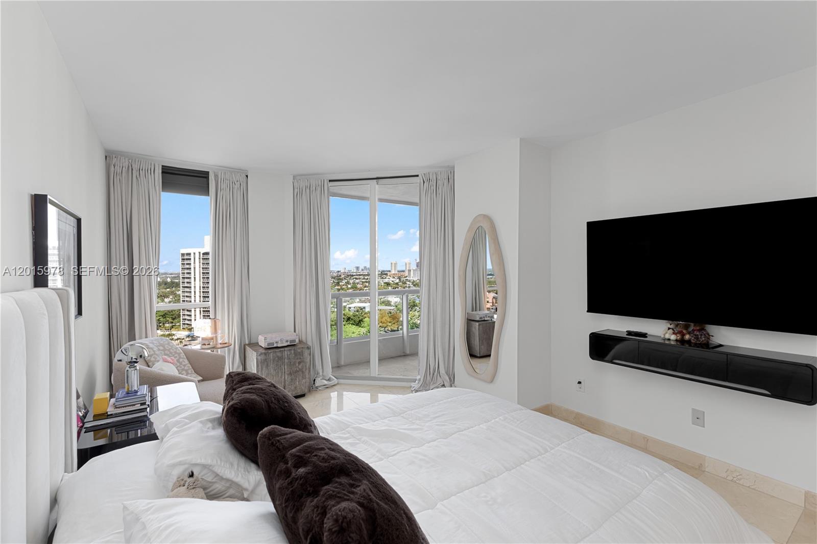 SOUTH TOWER AT THE POINT - Residential