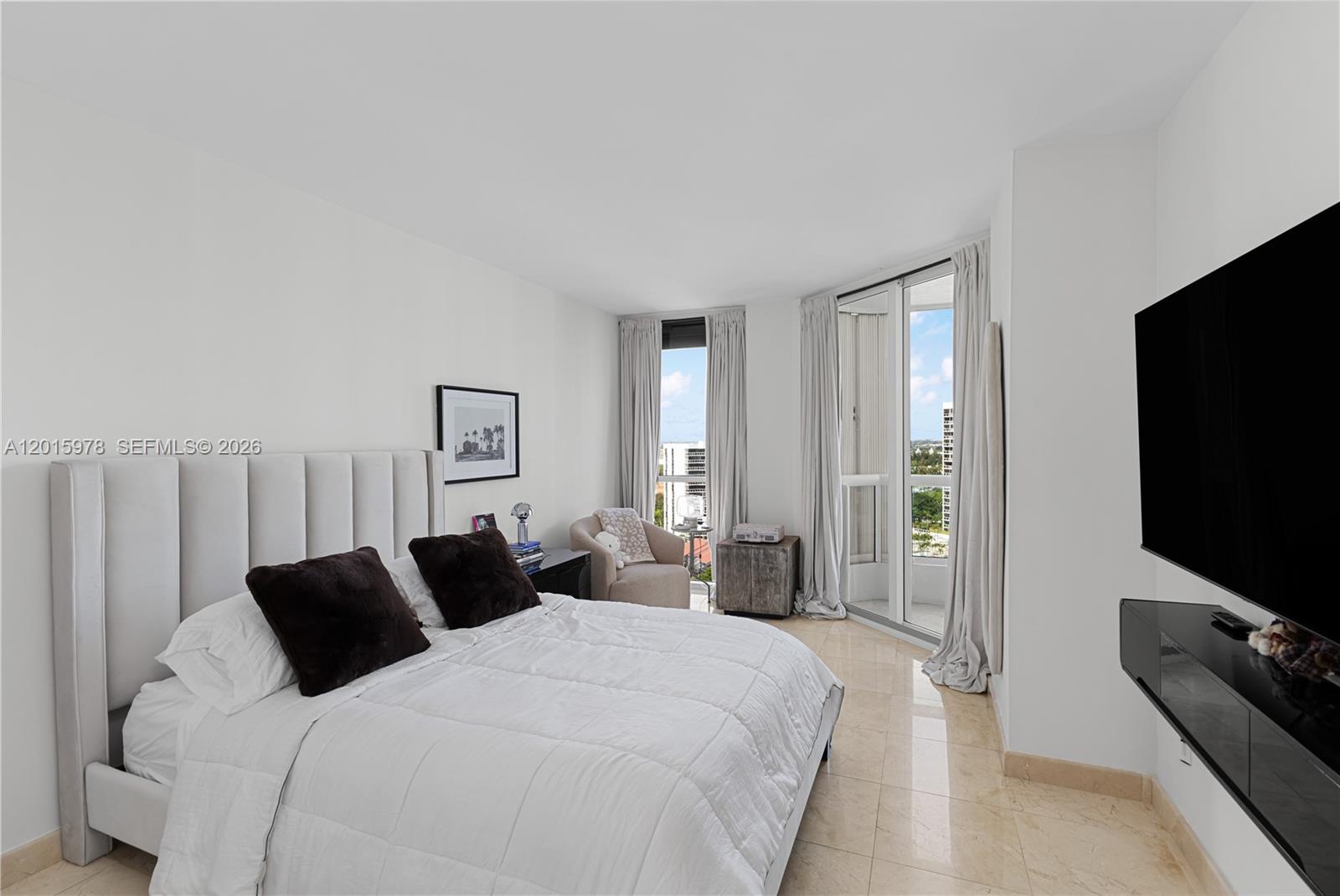 SOUTH TOWER AT THE POINT - Residential