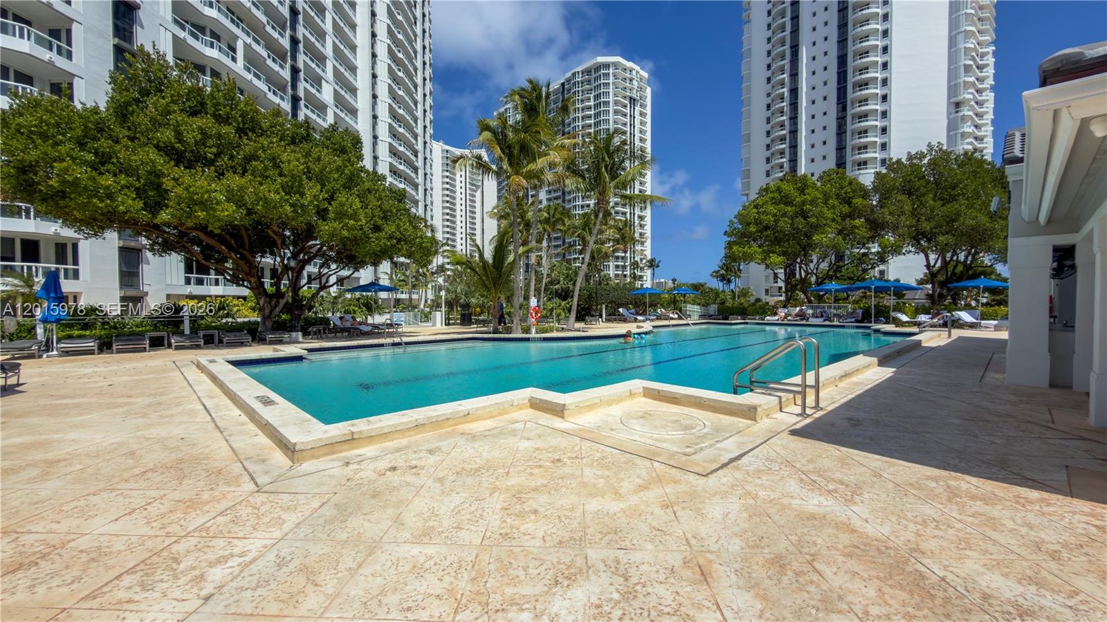 SOUTH TOWER AT THE POINT - Residential