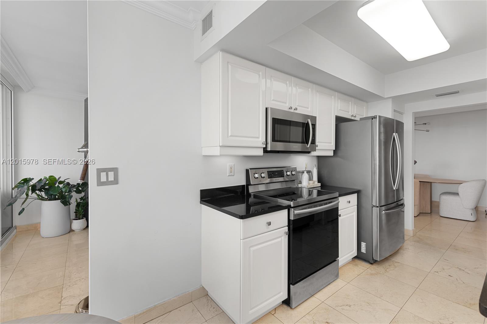 SOUTH TOWER AT THE POINT - Residential