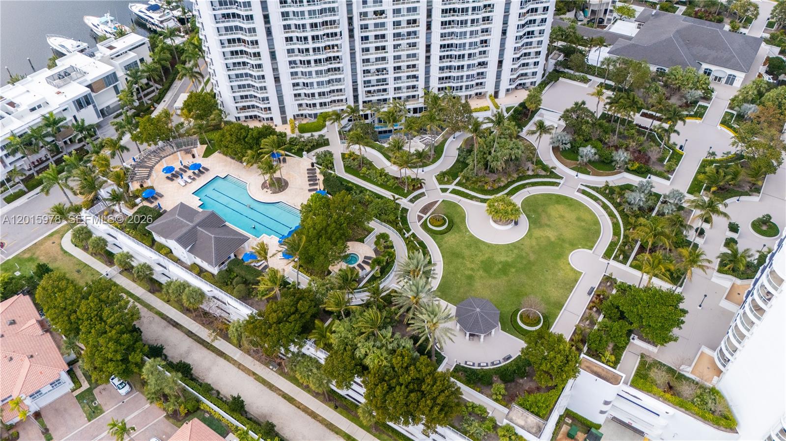 SOUTH TOWER AT THE POINT - Residential