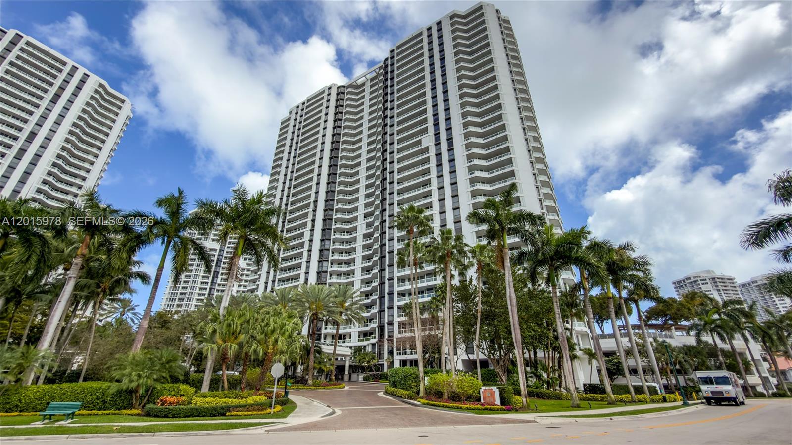 SOUTH TOWER AT THE POINT - Residential