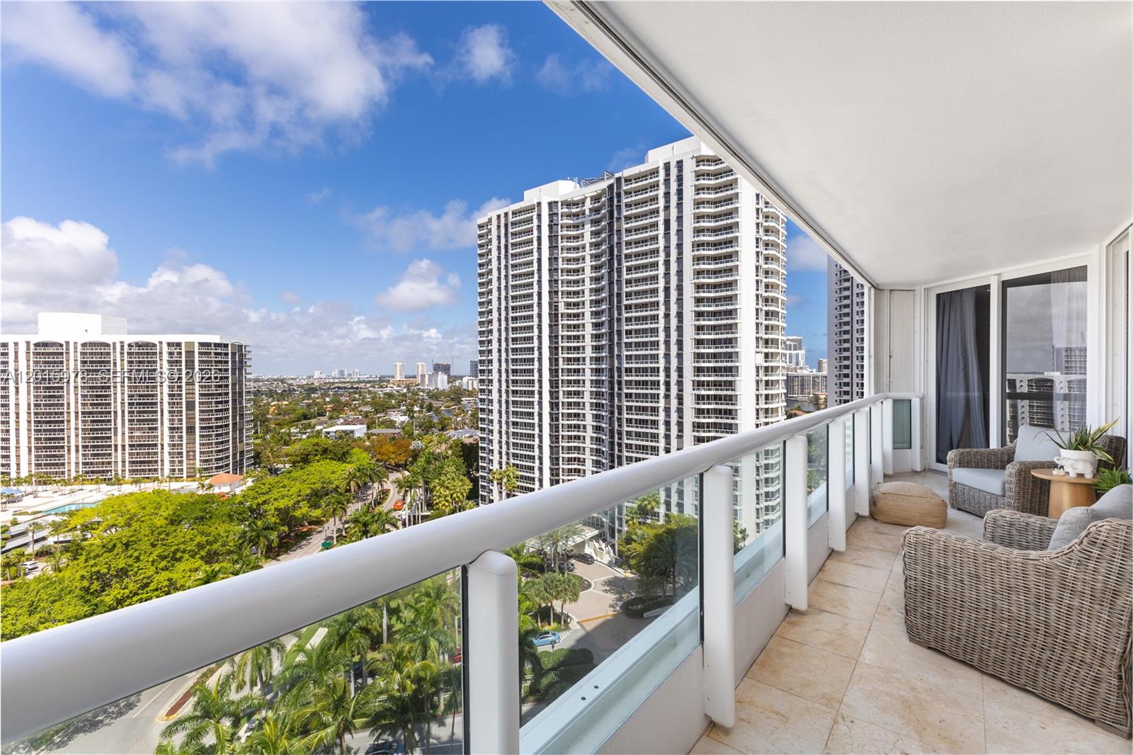 SOUTH TOWER AT THE POINT - Residential