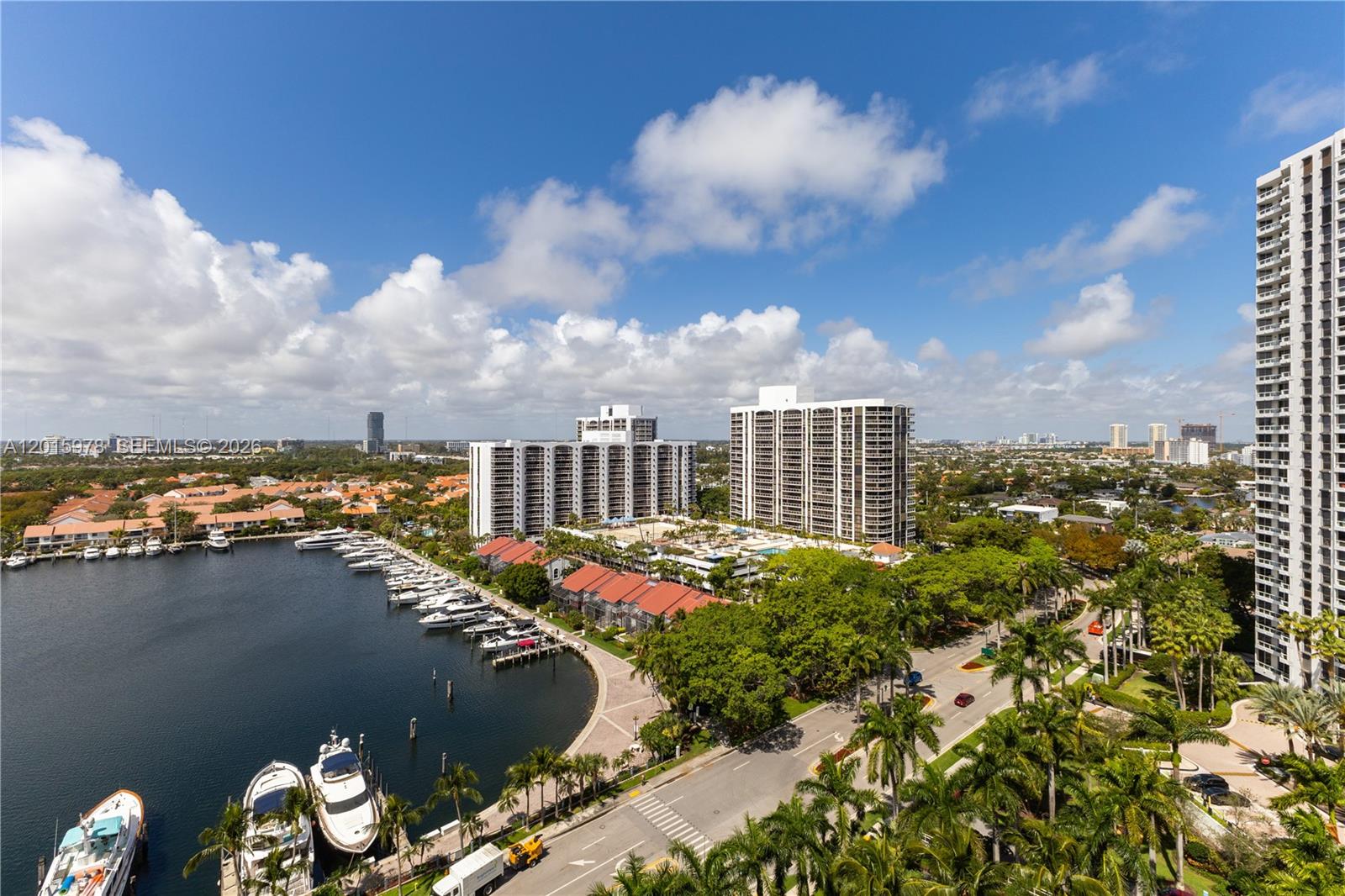 SOUTH TOWER AT THE POINT - Residential