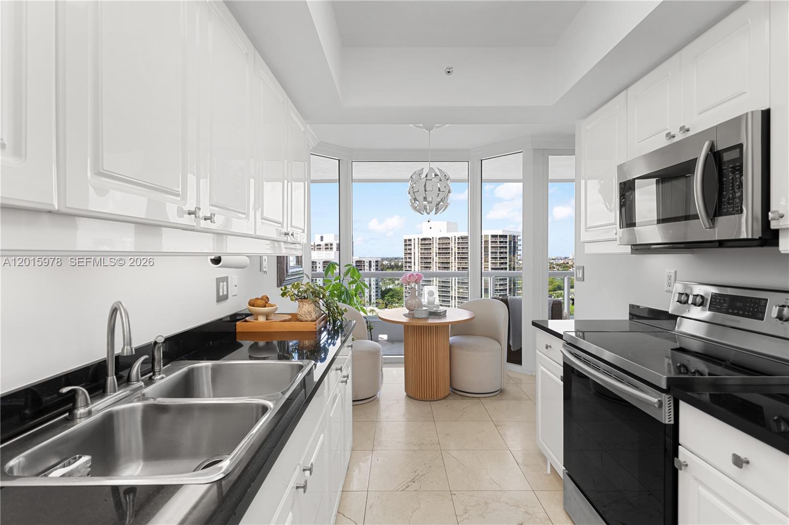 SOUTH TOWER AT THE POINT - Residential