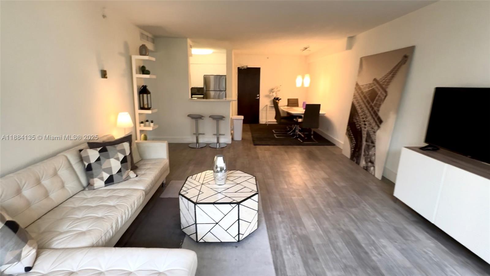 FLAMINGO SOUTH BEACH I CO - Residential Lease