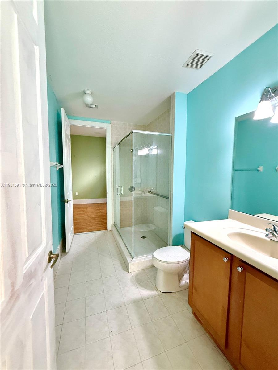 View photos, virtual tours, details... 7996 SW 195th St