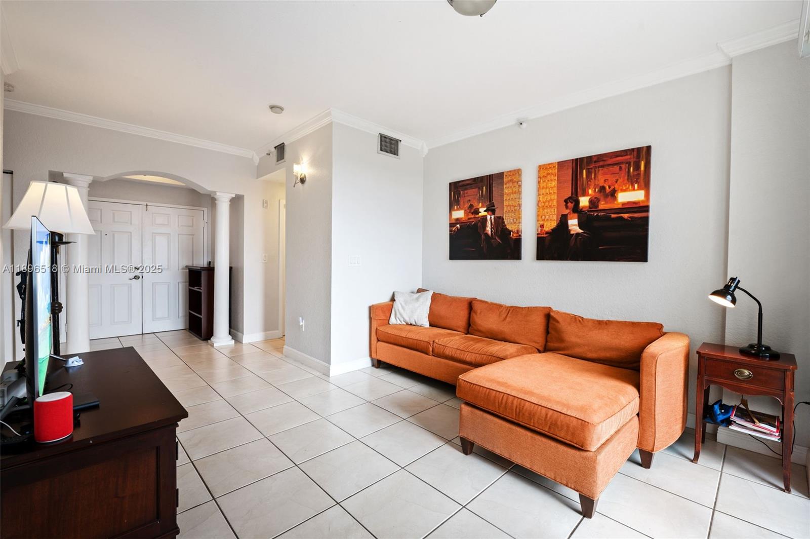 THE GRANDE CONDO - Residential