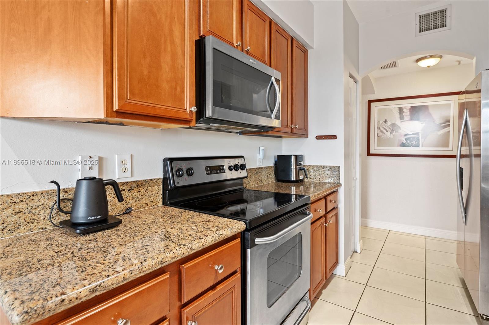 THE GRANDE CONDO - Residential