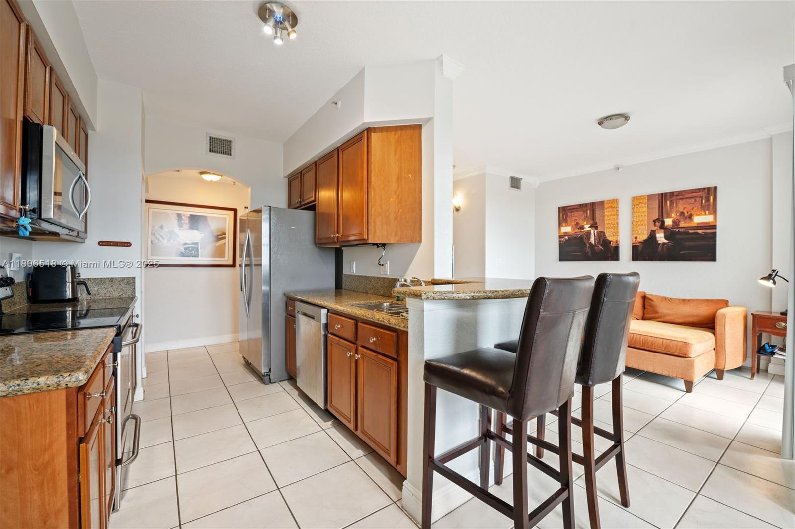 THE GRANDE CONDO - Residential