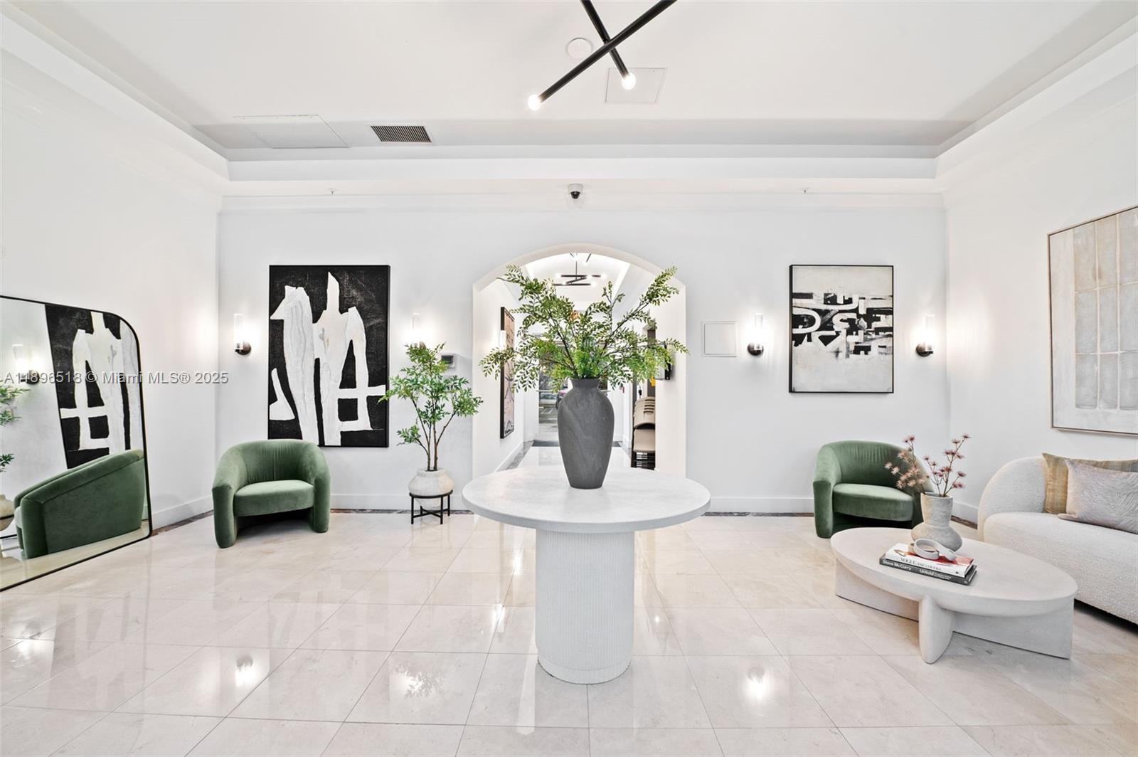 THE GRANDE CONDO - Residential