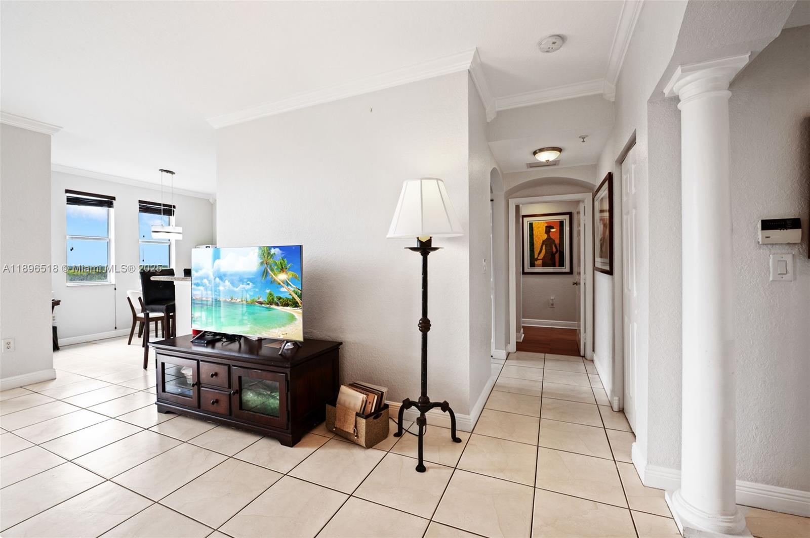 THE GRANDE CONDO - Residential