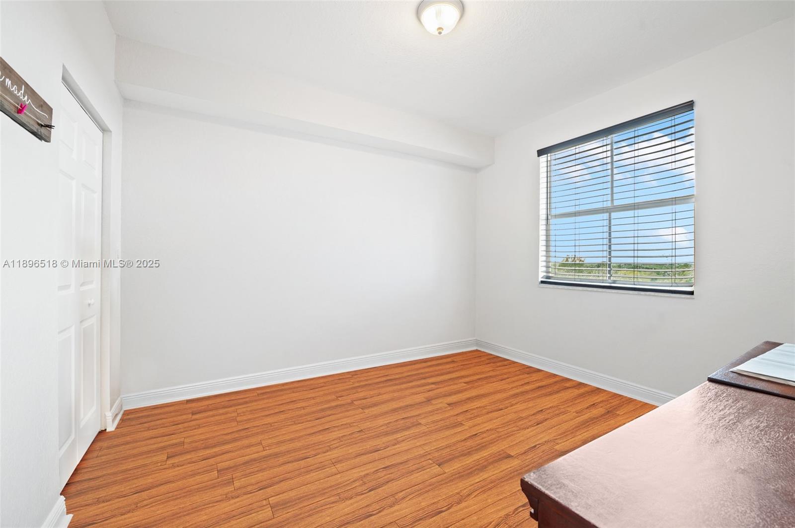 THE GRANDE CONDO - Residential