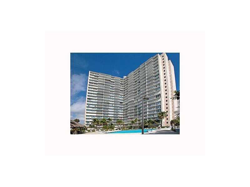All remodel unit, new kitchen and bathrooms. Direct view on Biscayne Bay. Updated building, close to everything. Go only toothbrush