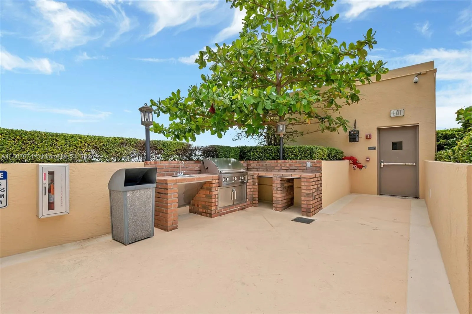 Miami, Florida 33129, United States, 2 Bedrooms Bedrooms, ,2 BathroomsBathrooms,Residential,Active,55070