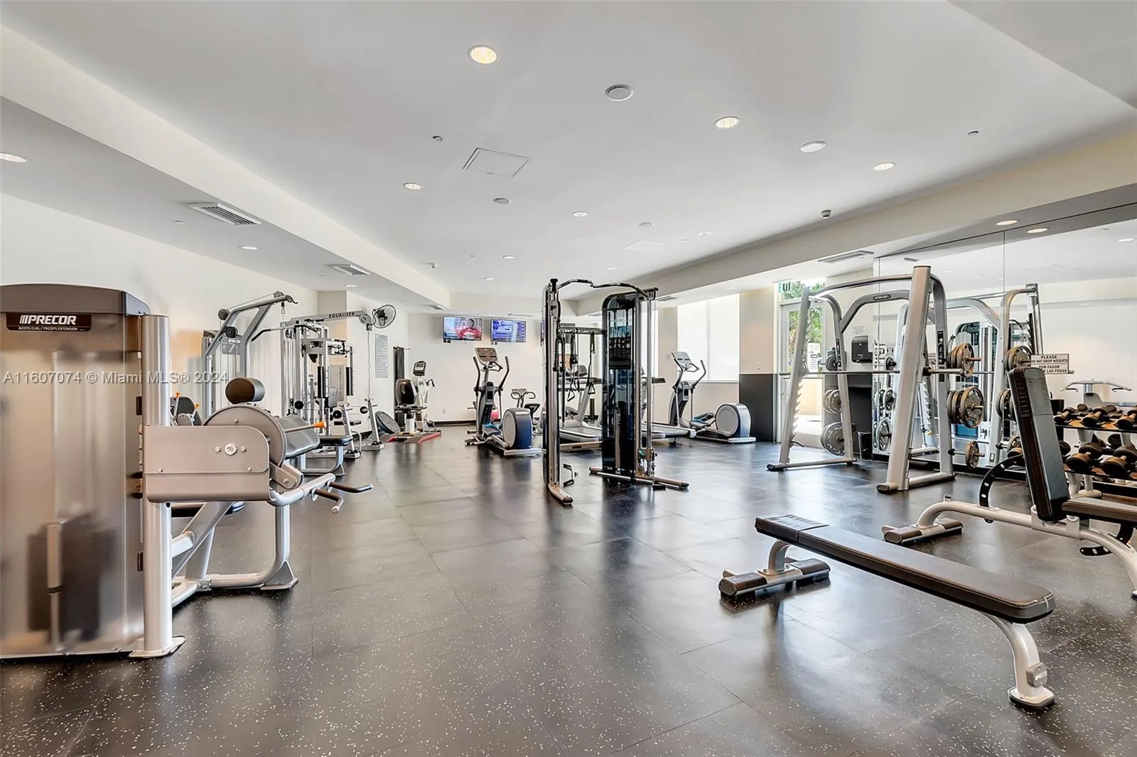 Miami, Florida 33129, United States, 2 Bedrooms Bedrooms, ,2 BathroomsBathrooms,Residential,Active,55070