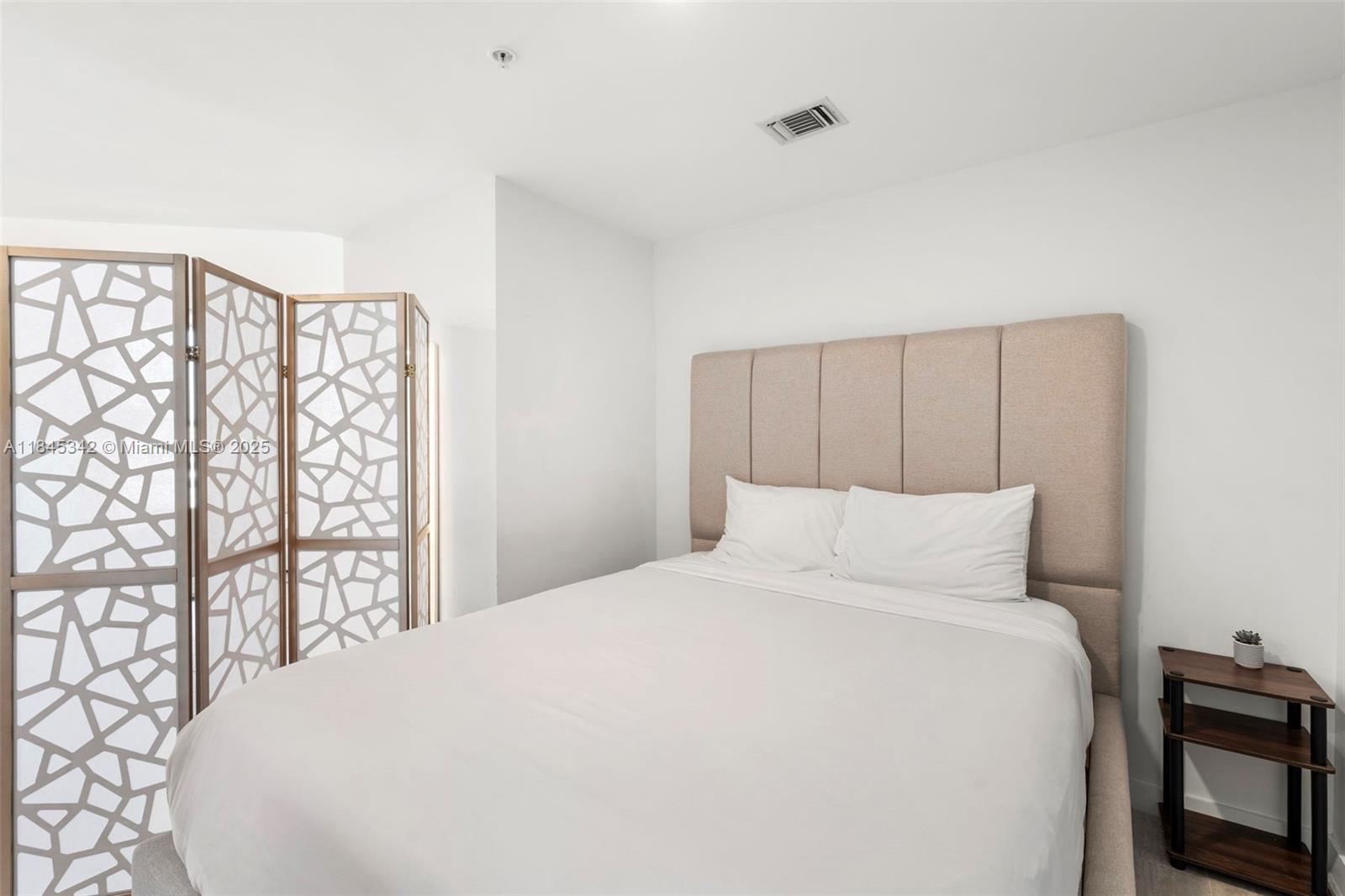 QUADRO CONDO - Residential