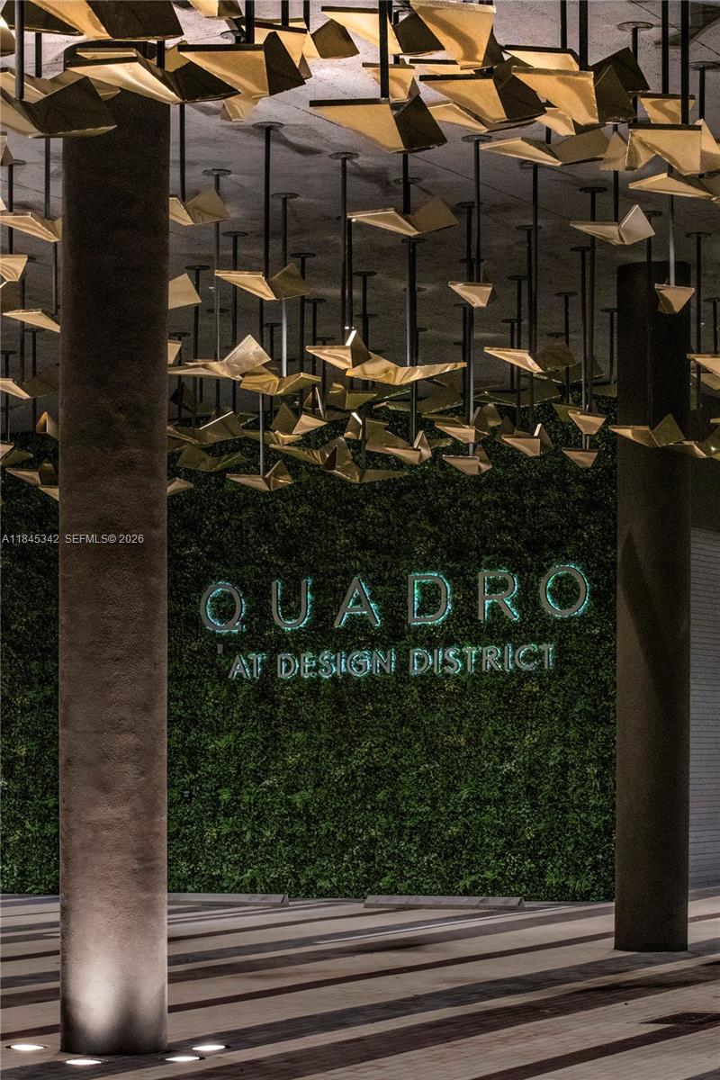 QUADRO CONDO - Residential