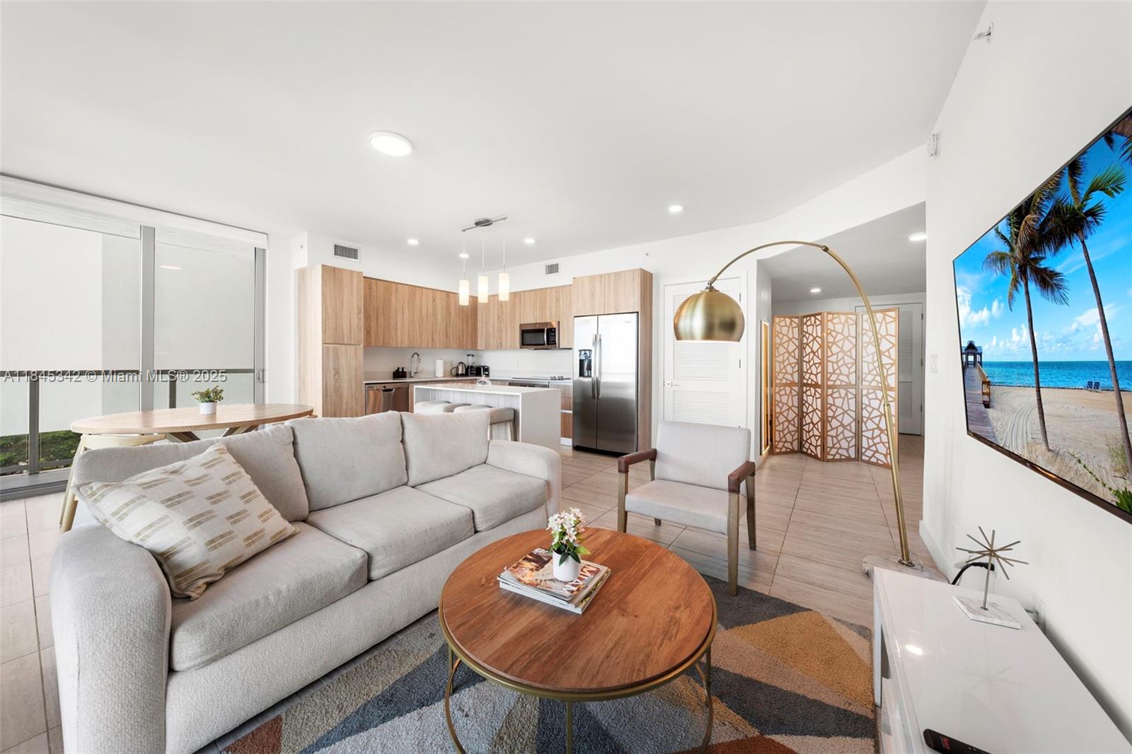 QUADRO CONDO - Residential