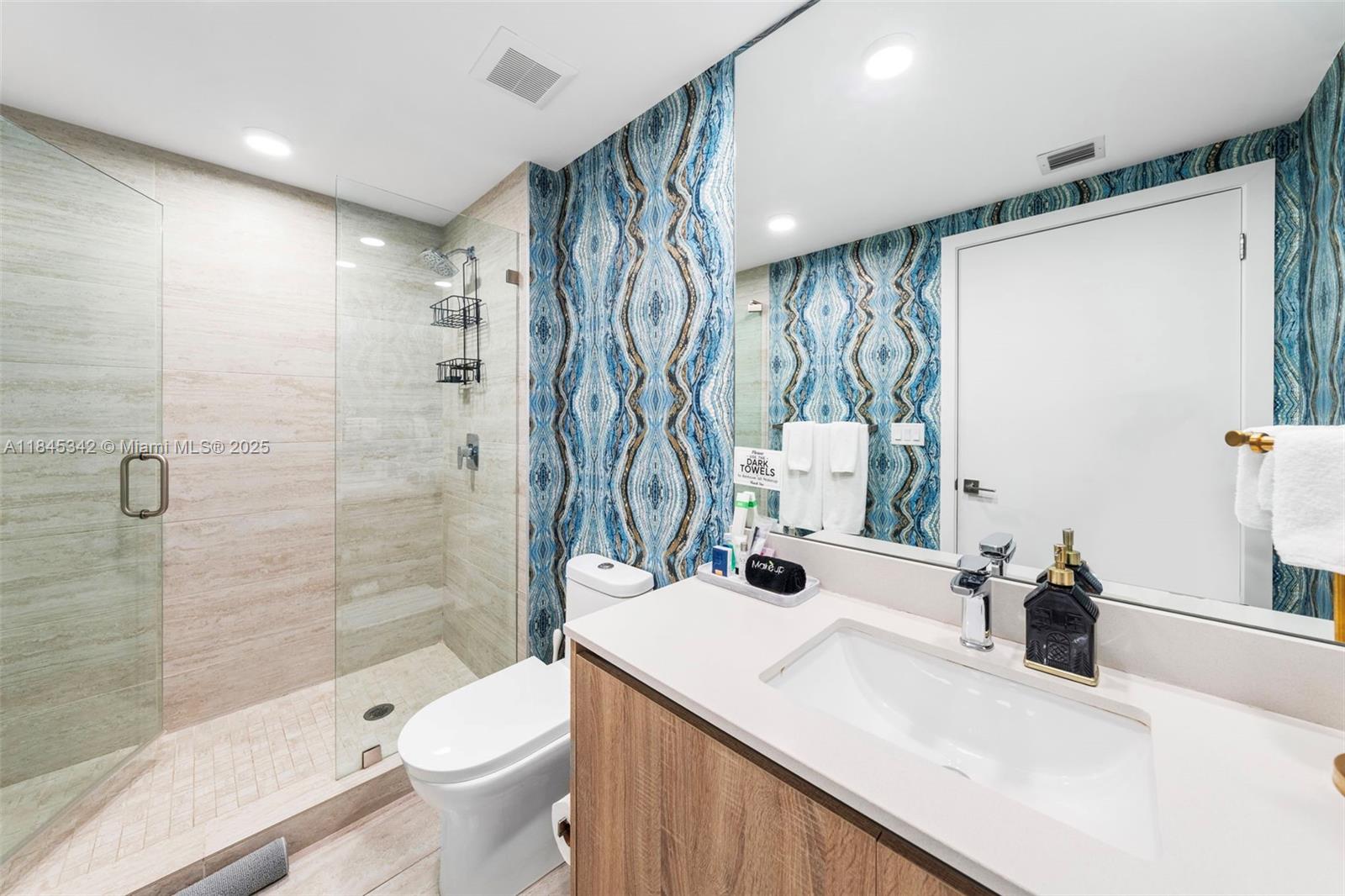 QUADRO CONDO - Residential