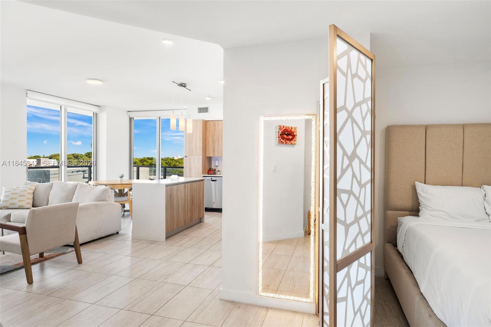 QUADRO CONDO - Residential