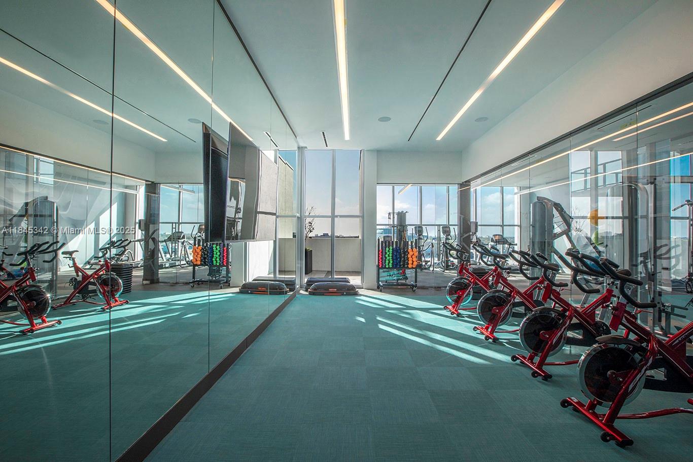 QUADRO CONDO - Residential