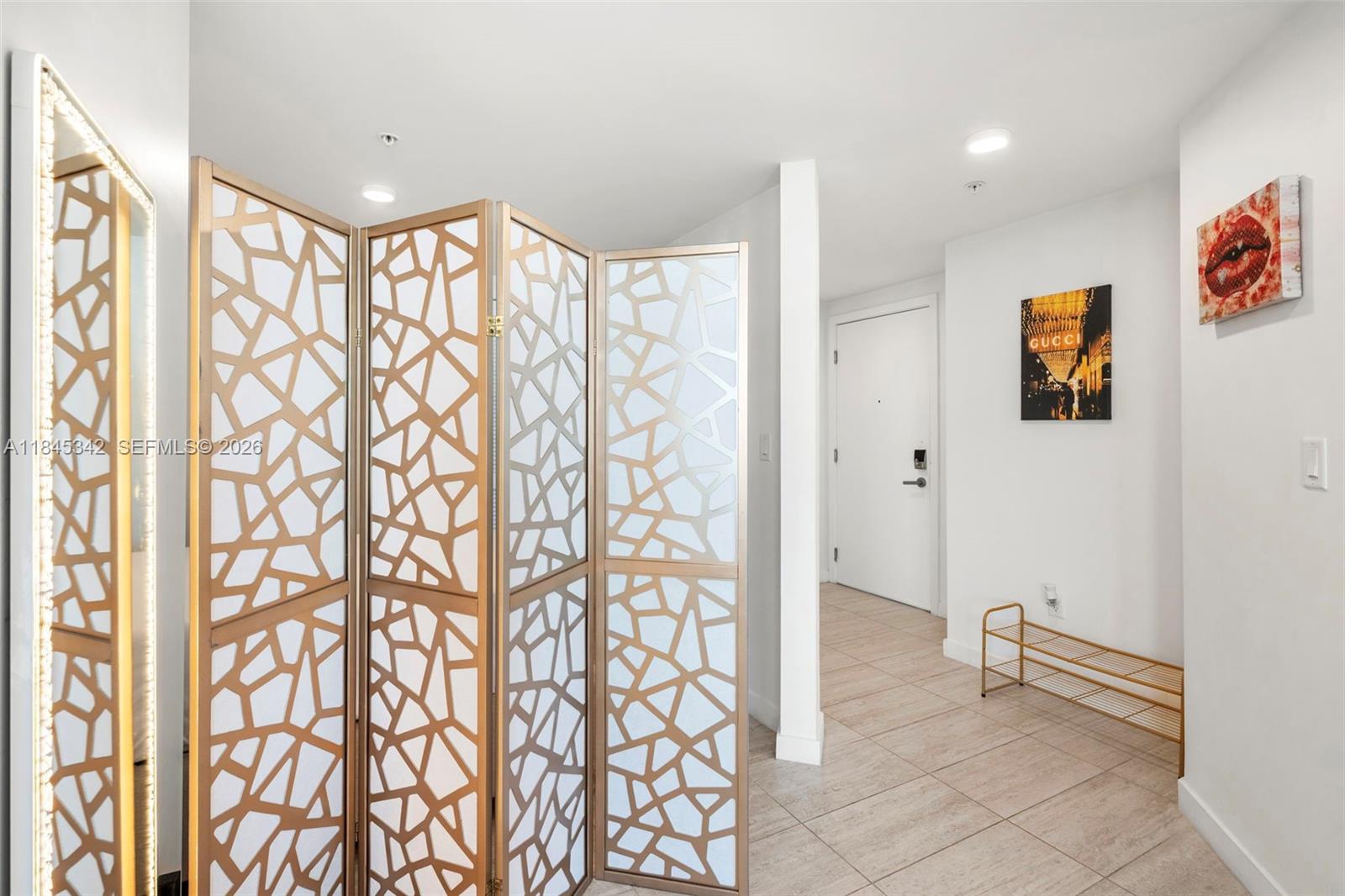 QUADRO CONDO - Residential