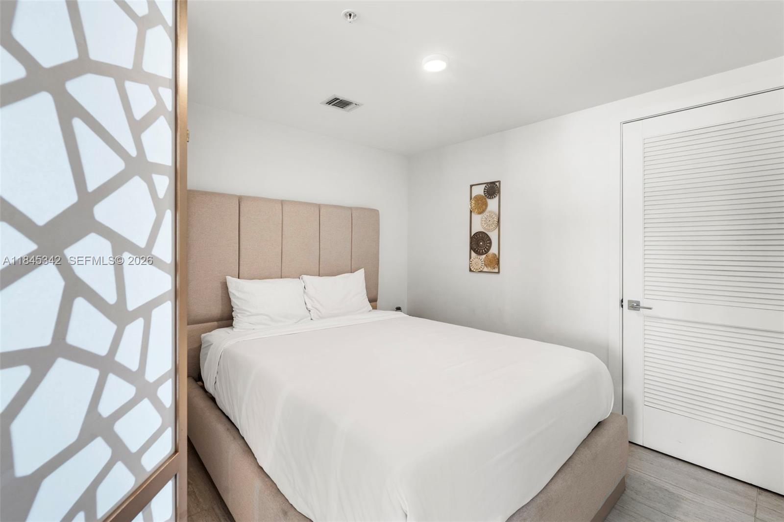 QUADRO CONDO - Residential