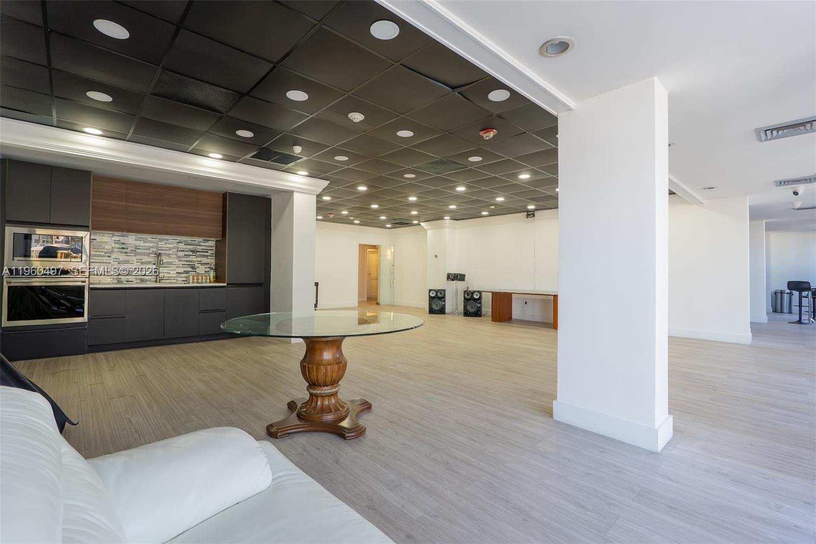 KENNEDY HOUSE CONDO - Residential