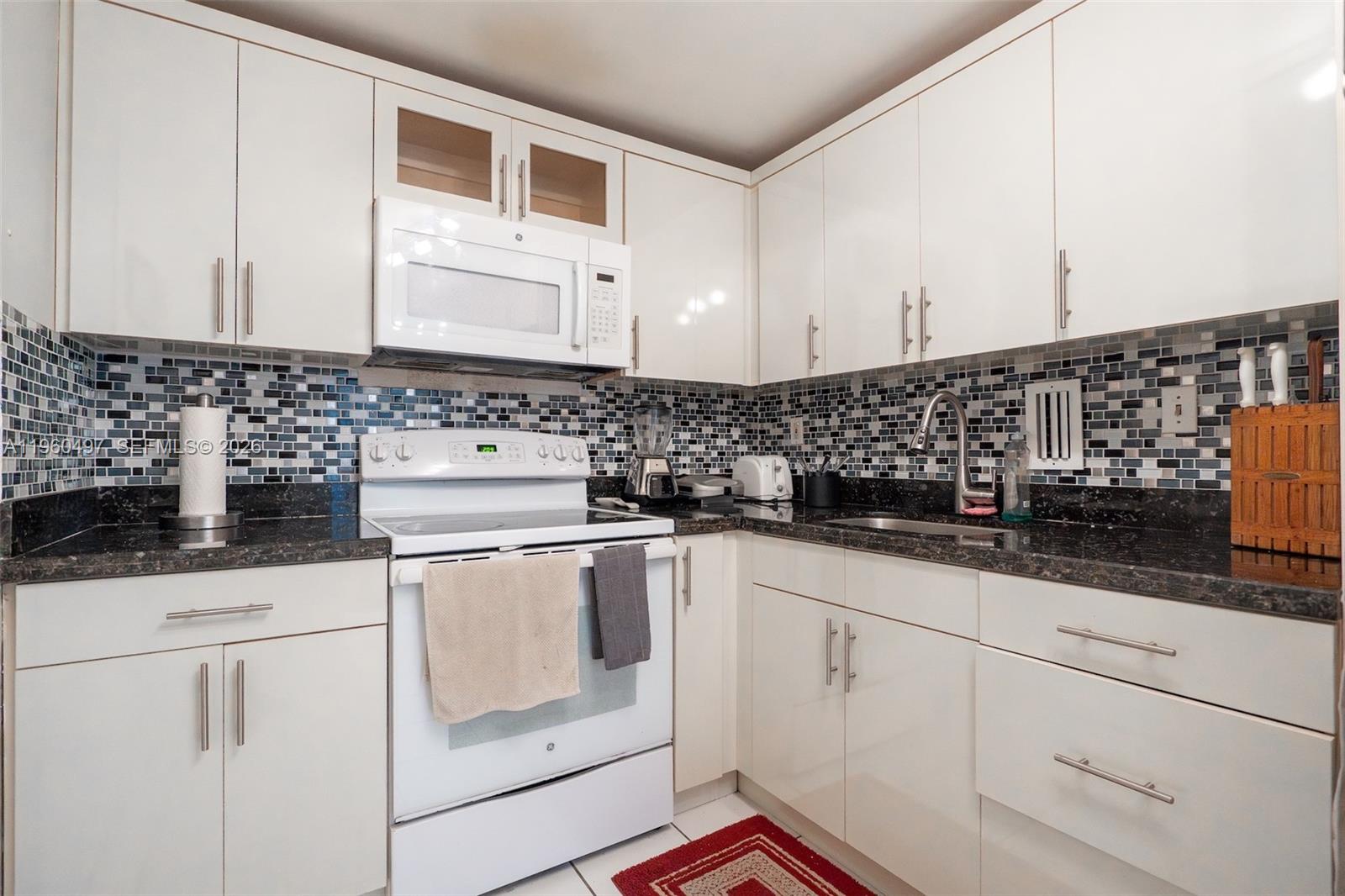 KENNEDY HOUSE CONDO - Residential