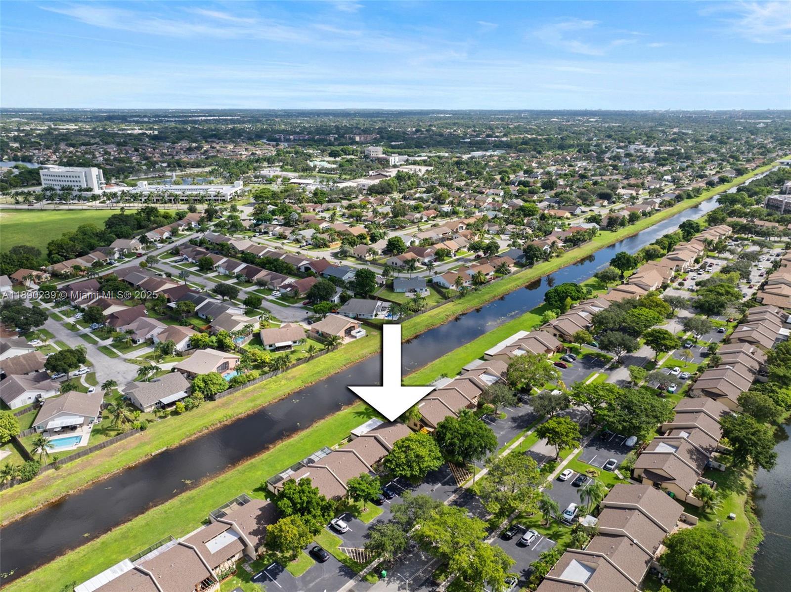 NORTH LAKE TOWNHOMES COND - Residential