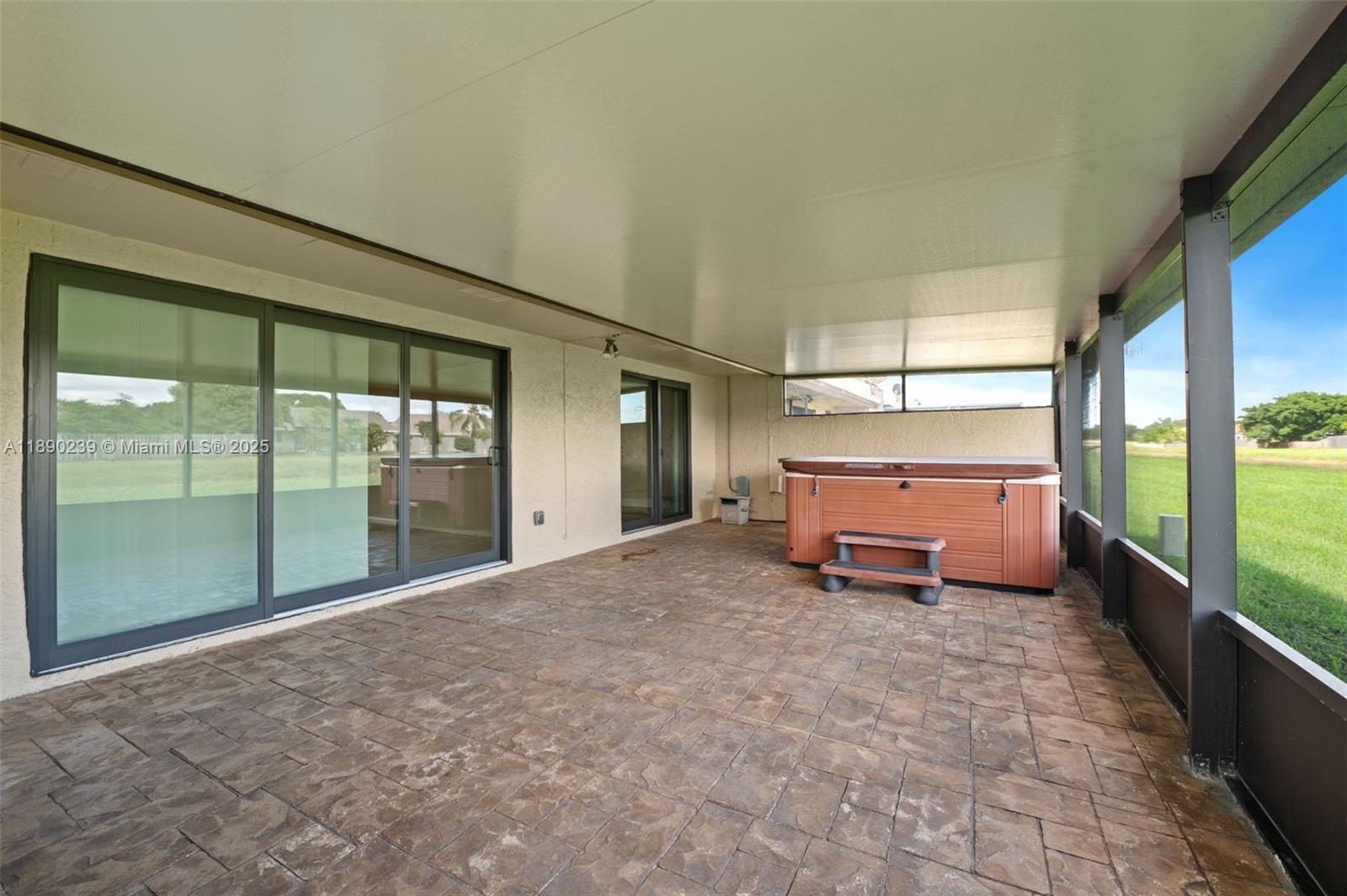 NORTH LAKE TOWNHOMES COND - Residential