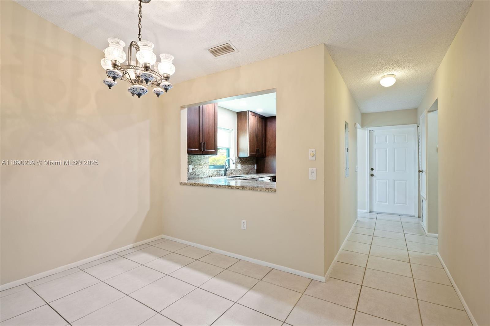 NORTH LAKE TOWNHOMES COND - Residential