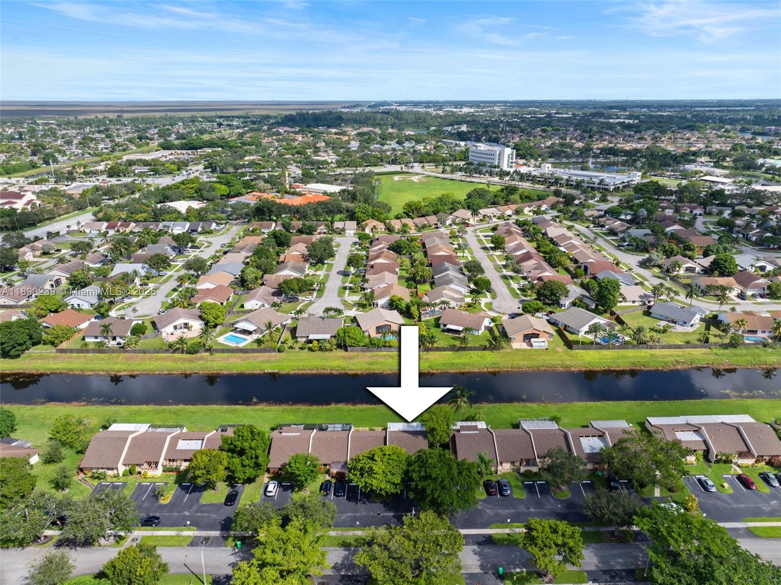 NORTH LAKE TOWNHOMES COND - Residential