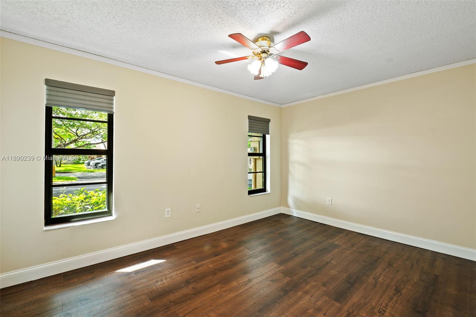 NORTH LAKE TOWNHOMES COND - Residential