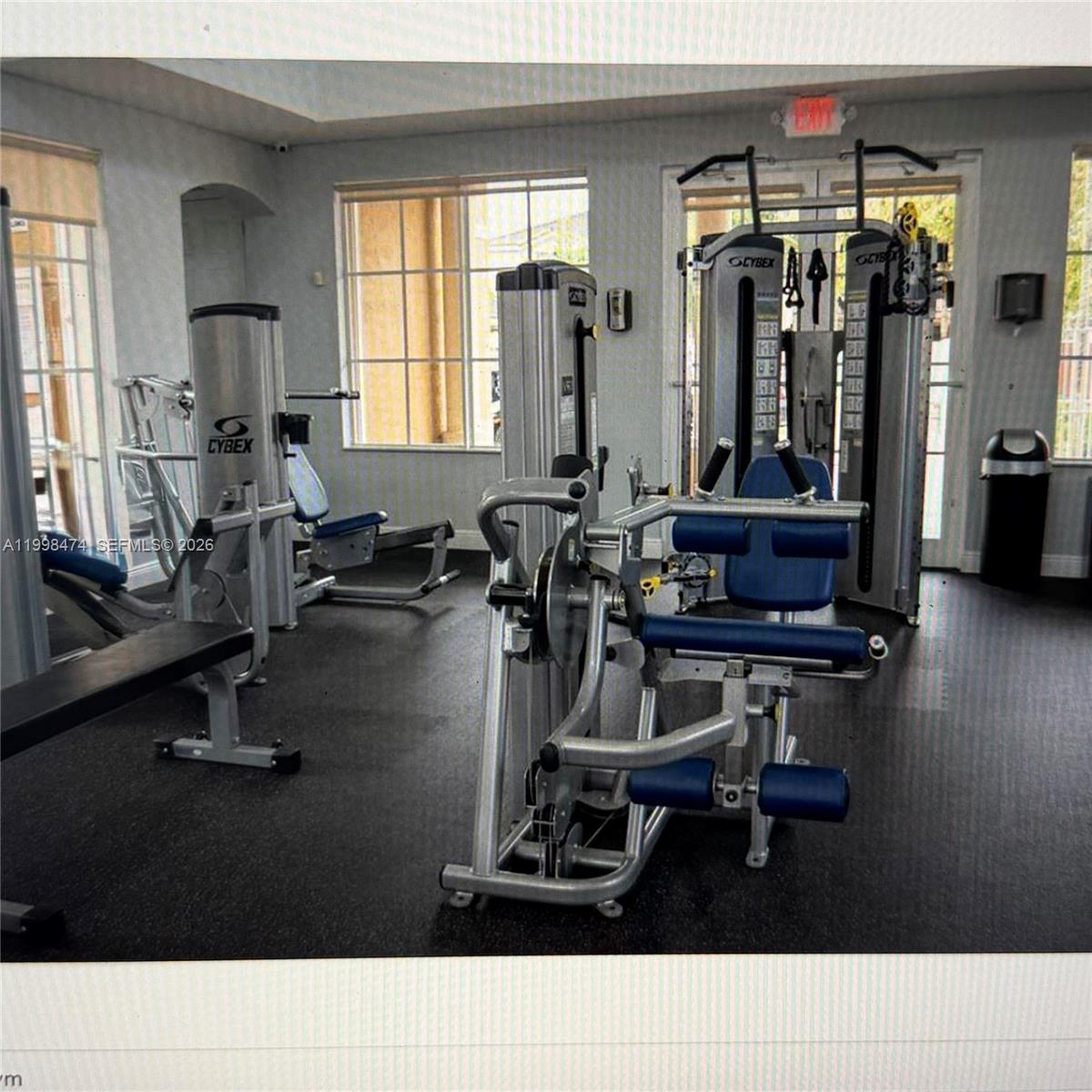 KENDALL BREEZE - Residential Lease