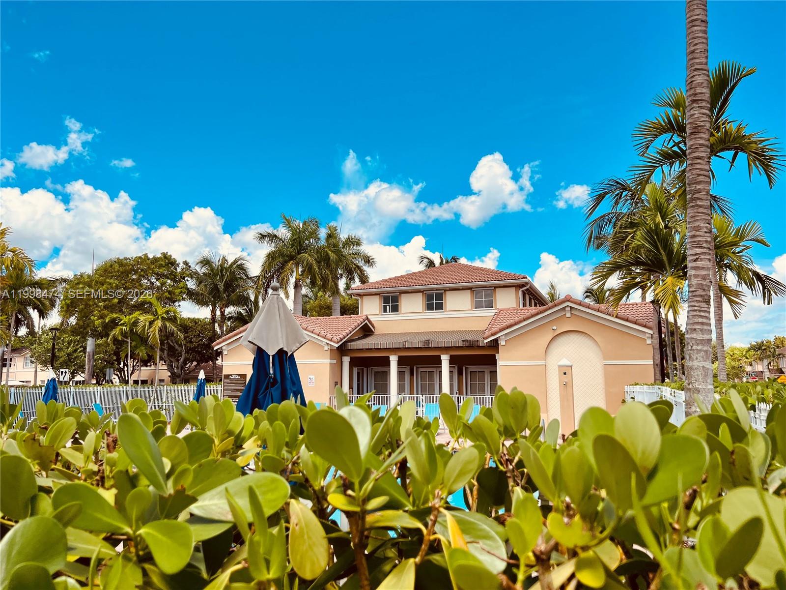 KENDALL BREEZE - Residential Lease