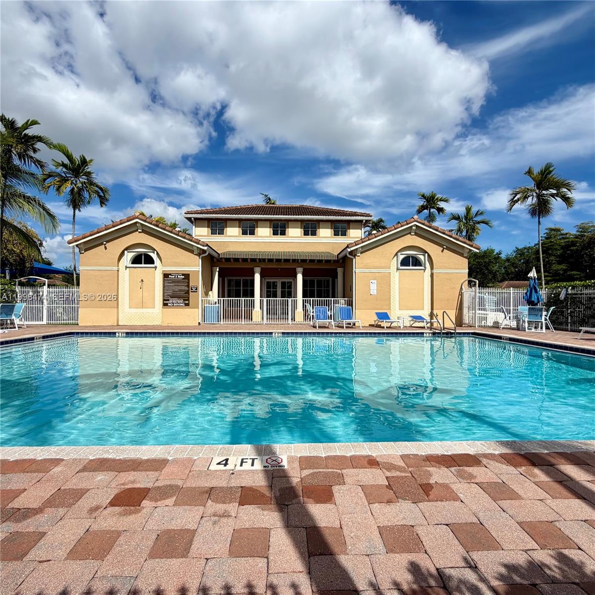 KENDALL BREEZE - Residential Lease