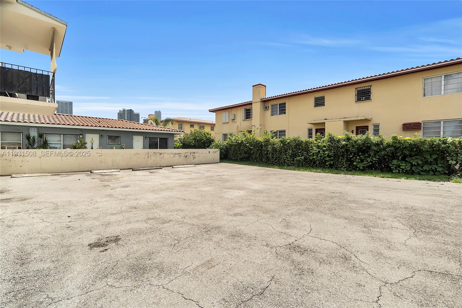 CITY OF MIAMI SOUTH - Residential Lease