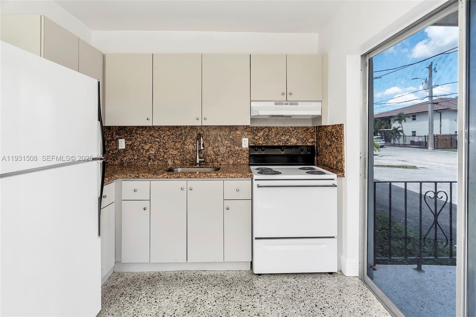 CITY OF MIAMI SOUTH - Residential Lease