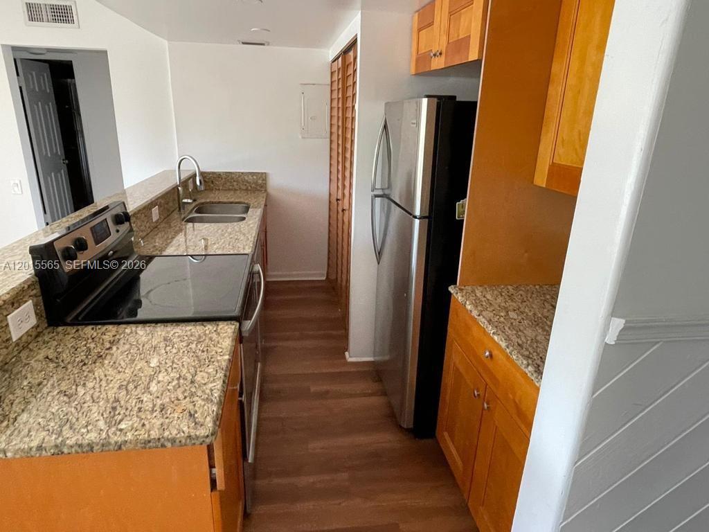 EMBARCADERO CONDO - Residential Lease