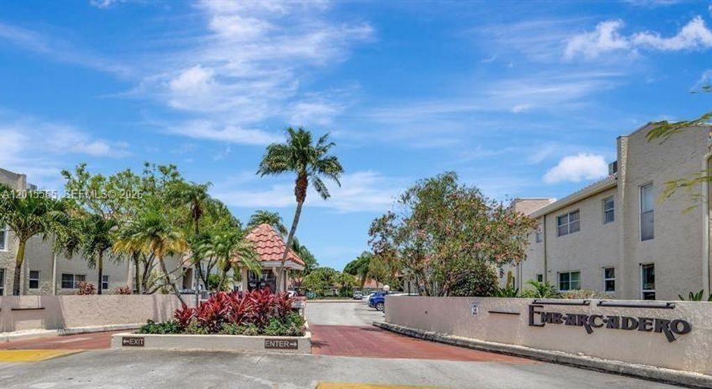 Photo of 5222 NE 6th Ave #F34, Oakland Park, FL 33334 (MLS # A12015565)