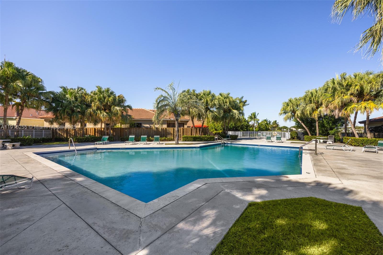 LAKES BY THE BAY SEC 8 - Residential