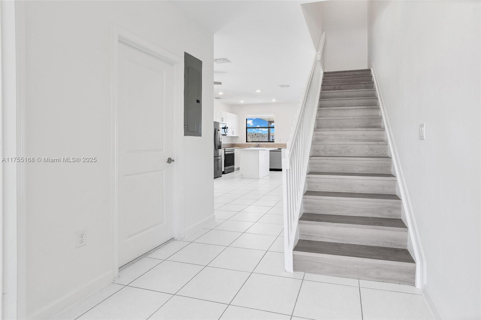 ENCLAVE SOUTH PHASE 2 - Residential