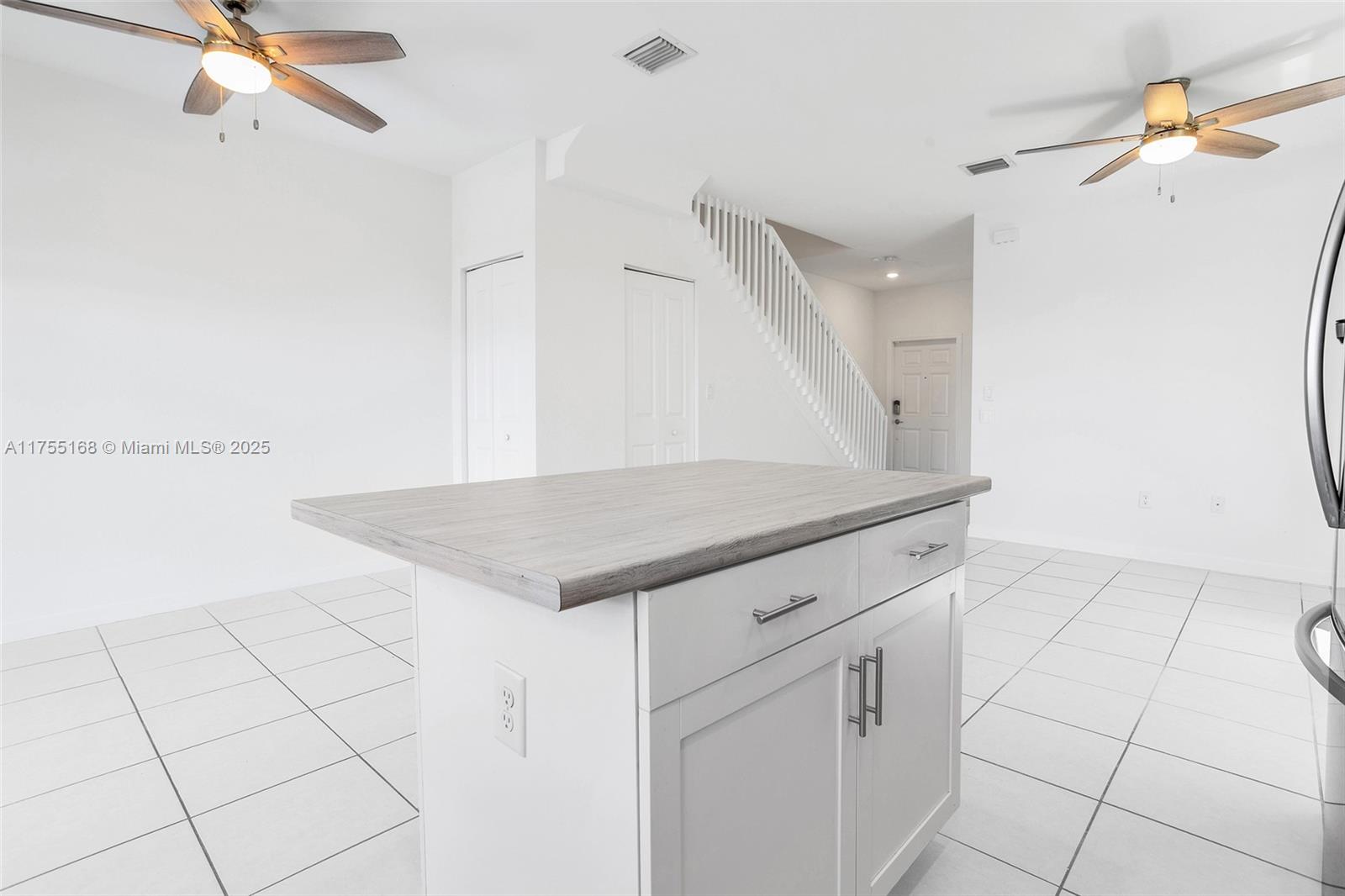 ENCLAVE SOUTH PHASE 2 - Residential