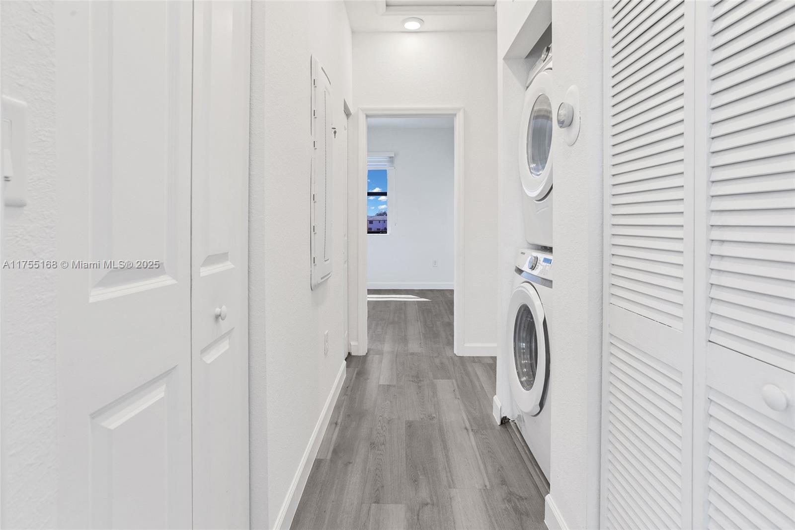 ENCLAVE SOUTH PHASE 2 - Residential